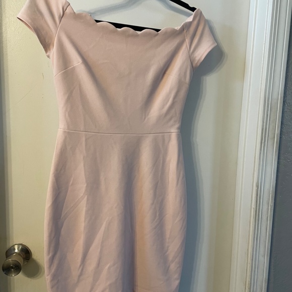 Soft pink, scalloped collar, off the shoulder dress - Picture 5 of 5